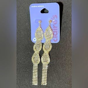 106 - NWT Claire’s Cubicle Zirconia earrings